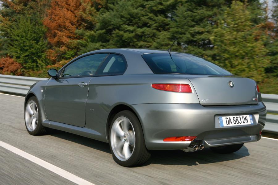  Alfa Romeo GT Q2 (937C) 2006 года  (фото 15 из 31)